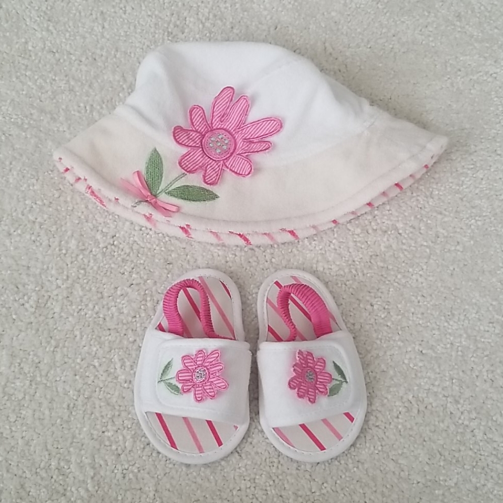 First Impressions Baby Girl Hat Size 3 Flip Flops